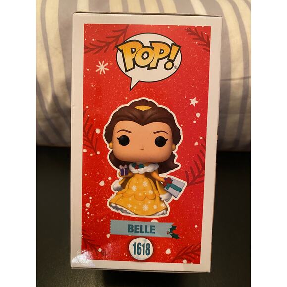 Funko Pop Disney: Princess - Belle (Winter Outfit) - Picture 4 of 6